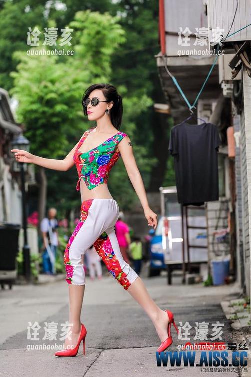 AISS爱丝(黄金版) - 探秘西雅：女骑士图集，一场关于勇气与优雅的精选！