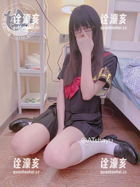 AT鲨 品味AT鲨女仆私拍作品:一场视觉的放纵与享受
