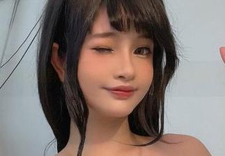 Azami的私房内衣：你绝对不想错过的90度角度！