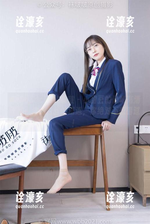 BoBoSocks袜啵啵-小甜豆 BoBoSocks袜啵啵 - 小甜豆的隐秘高清图册:油亮白丝的邂逅,你绝对不想错过!