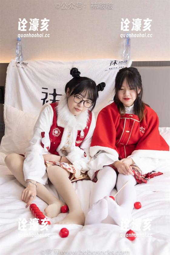 BoBoSocks袜啵啵 - 果果裸足涂黑色指甲油：不花一毛的美图福利大放送！