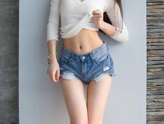 IMiss爱蜜社 – 先别急，让我再看一遍酥小白的美足图片，太吸引了。