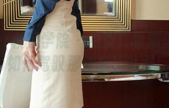 MFStar模范学院 – 免费！看糯美子Mini如何驾驭那件超美礼服！