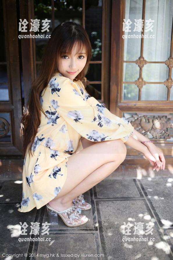 MyGirl美媛馆 - 糯美子MiniJK全套原图：你看看这色调，简直是犯规的美，没完没了地想要往下滑。