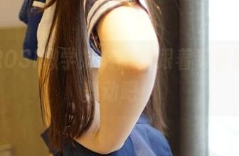 下载ROSI嫩学妹制服，跟着青春的节拍舞动吧！
