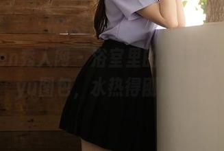 Xiuren秀人网 – 浴室里的小奇迹：Lingyu图包，水热得刚刚好！