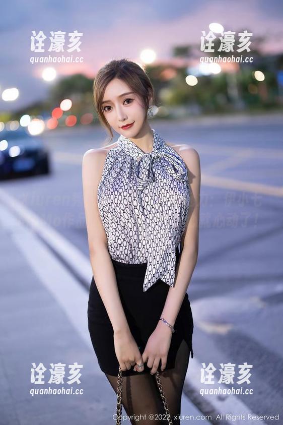 Xiuren秀人网-伊小七MoMo Xiuren秀人网 - 高跟鞋的魅力:伊小七MoMo作品,别说脚,不小心就心动了!