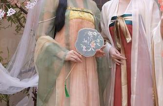 Xiuren秀人网 – 子纯儿Annie的透明写真：看她的心情好像都在照片里流动