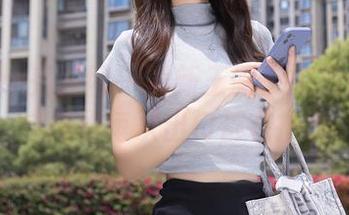 Xiuren秀人网 – 最新王俪丁旅拍合集：这姑娘每次出门都在抢镜