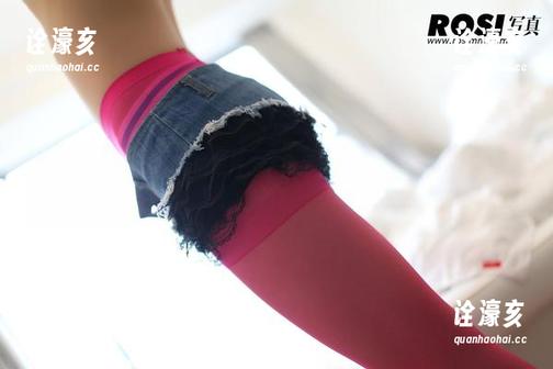 rosi - 点开短裤小莉的图片，下载后是不是也能感受到阳光的拥抱？