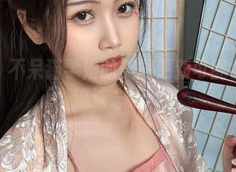 小心！不呆猫学姐的美图更新可能会让你流连忘返。