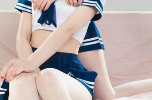 丽柜 – 原图里的小璐璐美脚，竟然比我自己还好看？作品真是悔不当初