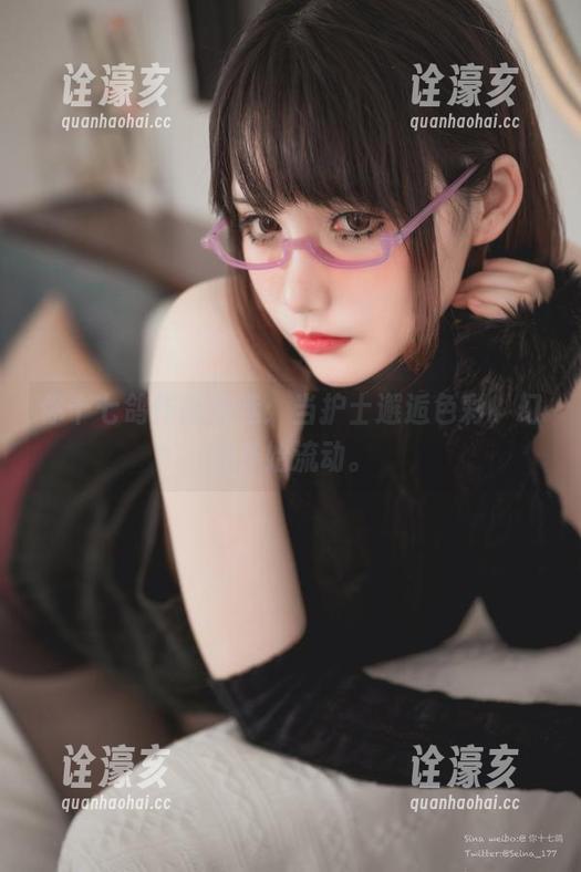 你十七鸽 你十七鸽作品精选:当护士邂逅色彩,幻想开始流动。