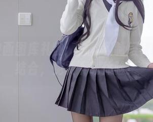 兔玩映画图库礼物：白丝和制服裙的完美结合，免费下载体验！
