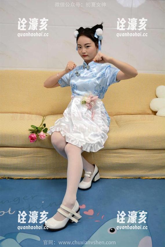 初夏女神-安妮 初夏女神 - 当安妮遇上御剑飞行——私拍作品里的小秘密