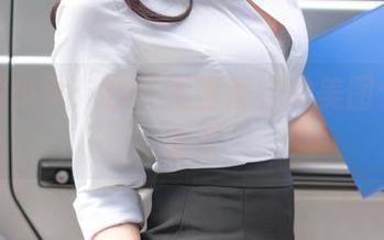 玻璃房少女：在坏露露香宝的美图分享中漫游