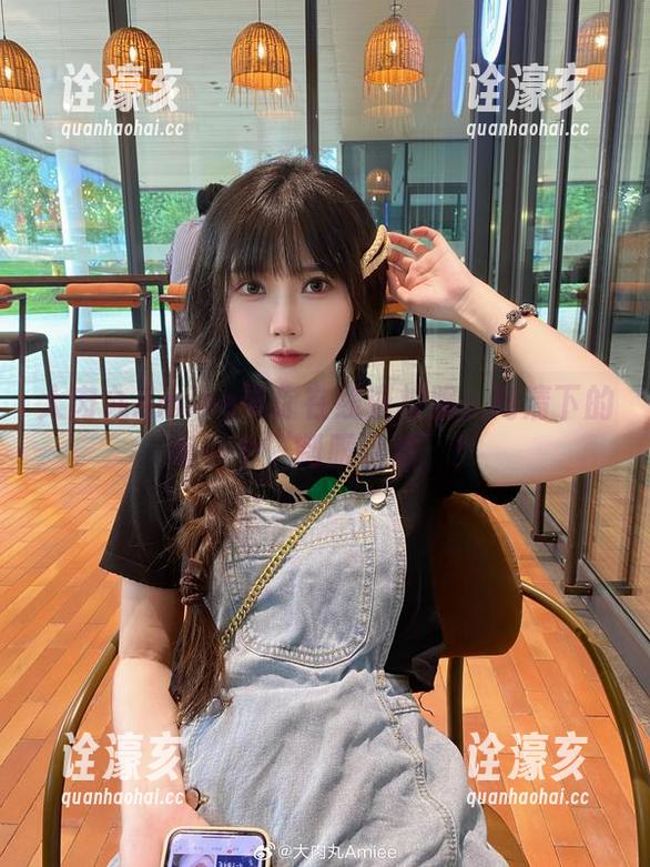 大肉丸Amiee 大肉丸Amiee带你在线逛校服:高清下的每一个‘制服诱惑’!