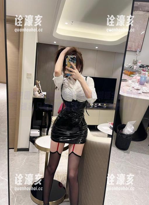 奔跑的晶骡儿 微密圈 - 奔跑的晶骡儿红色蝴蝶全套原创,谁说只看原图就够?来点深度解读!