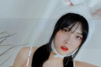从家里到街头，破洞牛仔裤完全不怕！宋哈娜(송하나)图片下载来啦！