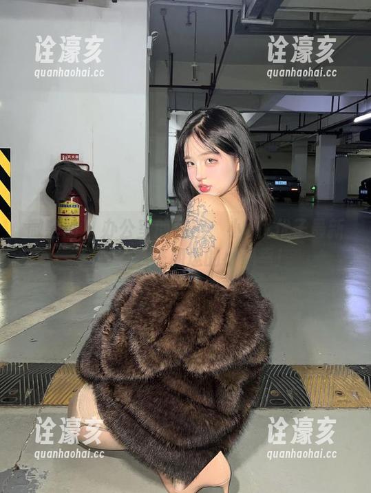 微密圈 - 办公室的秘密：小u优优子最新套图，心跳加速的小确幸！