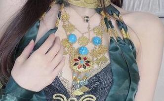小小奶瓶儿的白开水毛衣定制版cos，是时候来场心跳加速了！