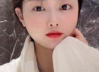 微密圈 – 想听左公子666评红色玫瑰？最新图库带你看看她的私人审美