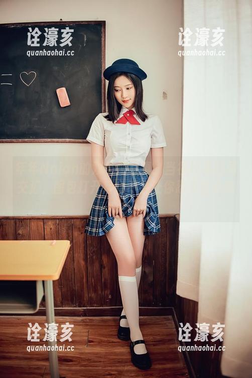 年年Nnian 年年Nnian的双马尾写真:当视线与马尾交汇,图包打开后会不会让你忍不住心动?