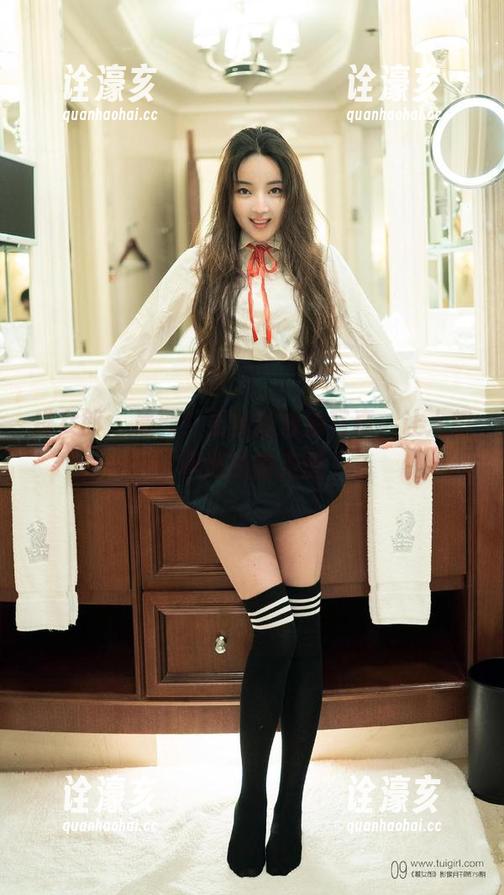 推女郎 - 最新！王馨瑶泳池写真，让人想跳进去的美图