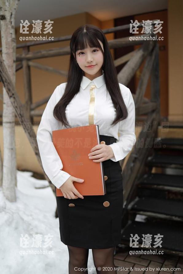 模范学院 - “桃小兔yolanda海边”图包，果然最美的不是海，而是她的侧脸。