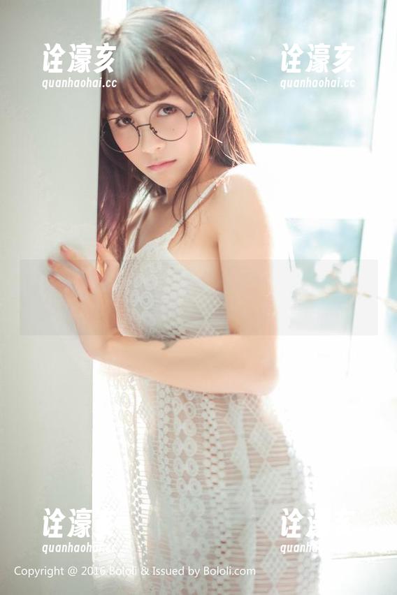 波萝社 - 猫九酱Sakura的浴室往事：高清写真，迷离又诱惑的小秘密！
