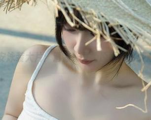 浅安安泳装大片：清凉一夏，原图里的小心思！