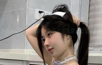 微密圈 – 火龙果羊的办公室趣事，全在这组免费套图里，快来“围观”！