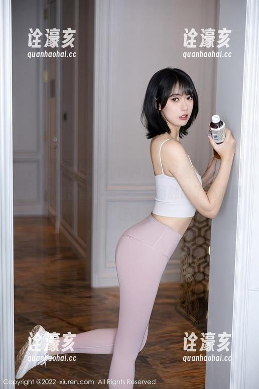秀人网-Cherry绯月樱 秀人网 - Cherry绯月樱的空姐私拍,从美图中溢出的细腻,无意间触动了心底那根弦