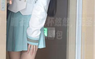 秀人网 – 睡衣里的z杯悠悠，无圣光下的魅惑图包