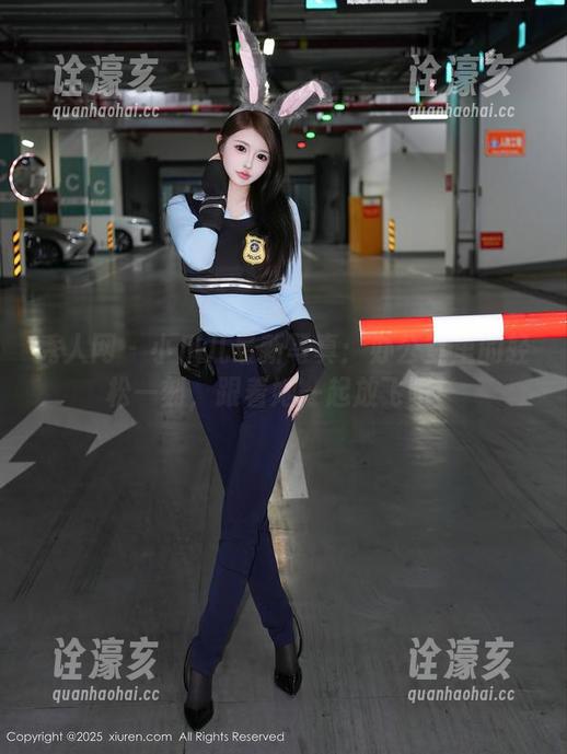 秀人网-小爪几 秀人网 - 小爪几最新写真:办公室里的轻松一刻,跟着她一起放飞吧!