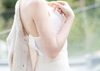 秀人网 – 免费王俪丁小宝贝JK写真，心动瞬间就在指尖滑过