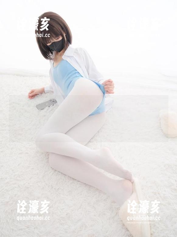 紧急企划 - 一只喵喵梓最新图片：穿上职业装，生活瞬间高级，却又忍不住想打卡！