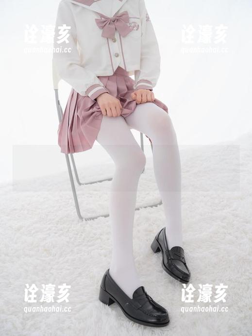 紧急企划-小恩 紧急企划 - 小恩的黑丝JK写真:无圣光下的心动瞬间