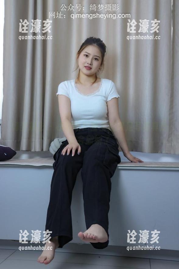 绮梦摄影-莹莹 绮梦摄影 - 福利咯!莹莹的裸足写真真是太会撒娇了