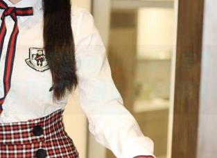 美媛馆 – 王馨瑶yanni的办公室写真，美图中的聚精会神，谁说工作不能有风格？