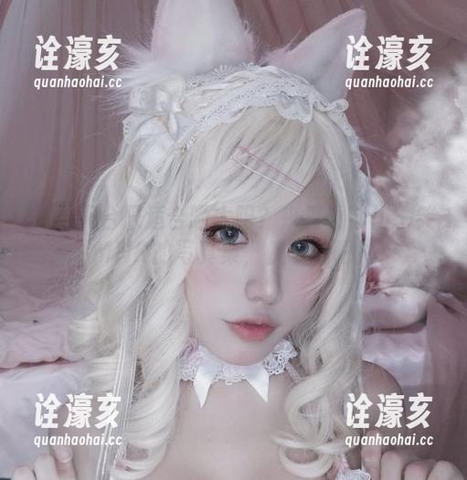 谁说天台只适合晒太阳？来看看芊川一笑MNK的写真集，快下载吧！