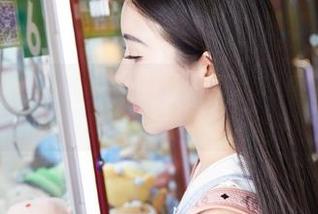 蜜桃社 – E杯奶茶旗袍的梦幻时刻：美图闪现，图包开启想象的新天地！