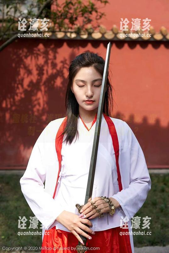 蜜桃社 - 米琪MIKI少女图集大揭秘：定制一下，你会不会变得更迷人？