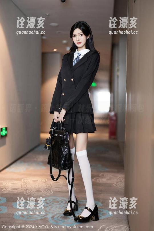 语画界 - 跟上节奏！林乐一镂空福利图包，保证看一次想两次！