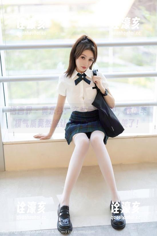 语画界-黄乐然 语画界 - 黄乐然:在私房写真中,性感车模气质竟然能让人怀疑司机的审美了!