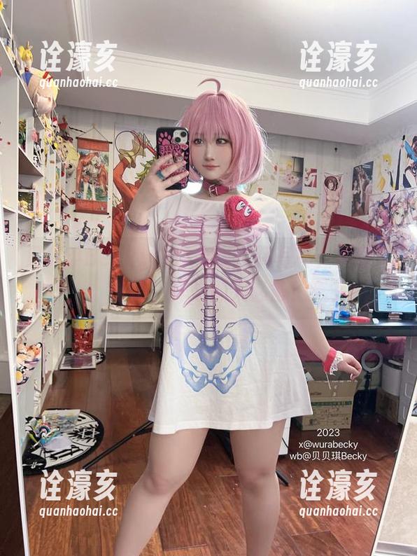 贝贝琪Becky 贝贝琪Becky白色毛衣定制写真,保暖又时尚,真是懒人必备!
