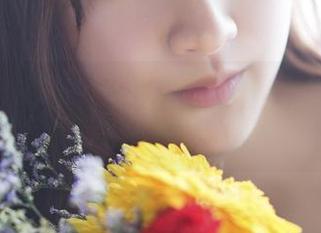 轰趴猫 – 曲曲在线美腿图集：大长腿教你如何用腿撩妹，这招稳了！