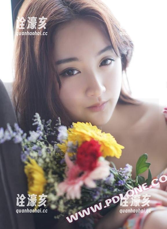 轰趴猫-曲曲 轰趴猫 - 曲曲在线美腿图集:大长腿教你如何用腿撩妹,这招稳了!