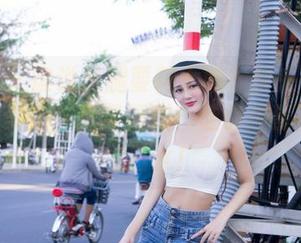 轰趴猫 – 谁说美腿要花大钱？快来下载梦心玥的美腿，免费福利，让你羡慕到嘴角流口水！