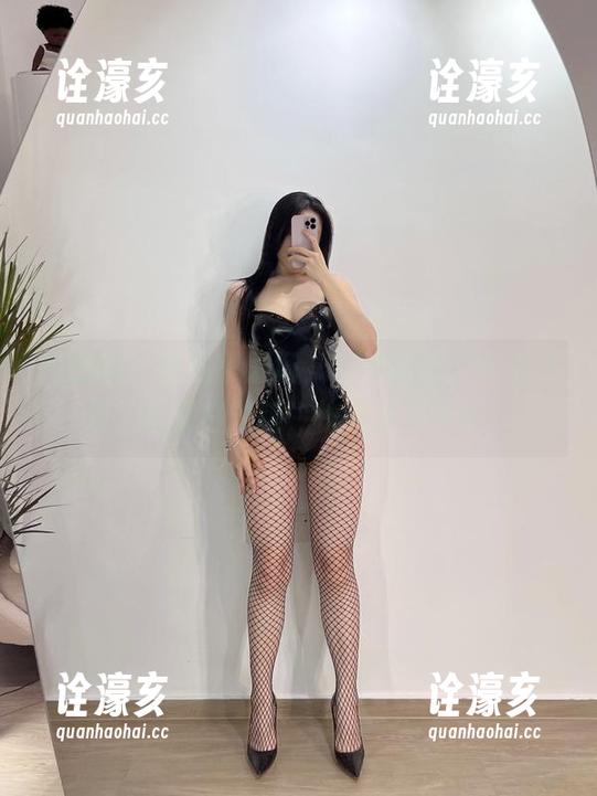 铁锤姐姐 微密圈 - 在线小剧场,极速高清:铁锤姐姐又粗又白的腿,快来围观争议!